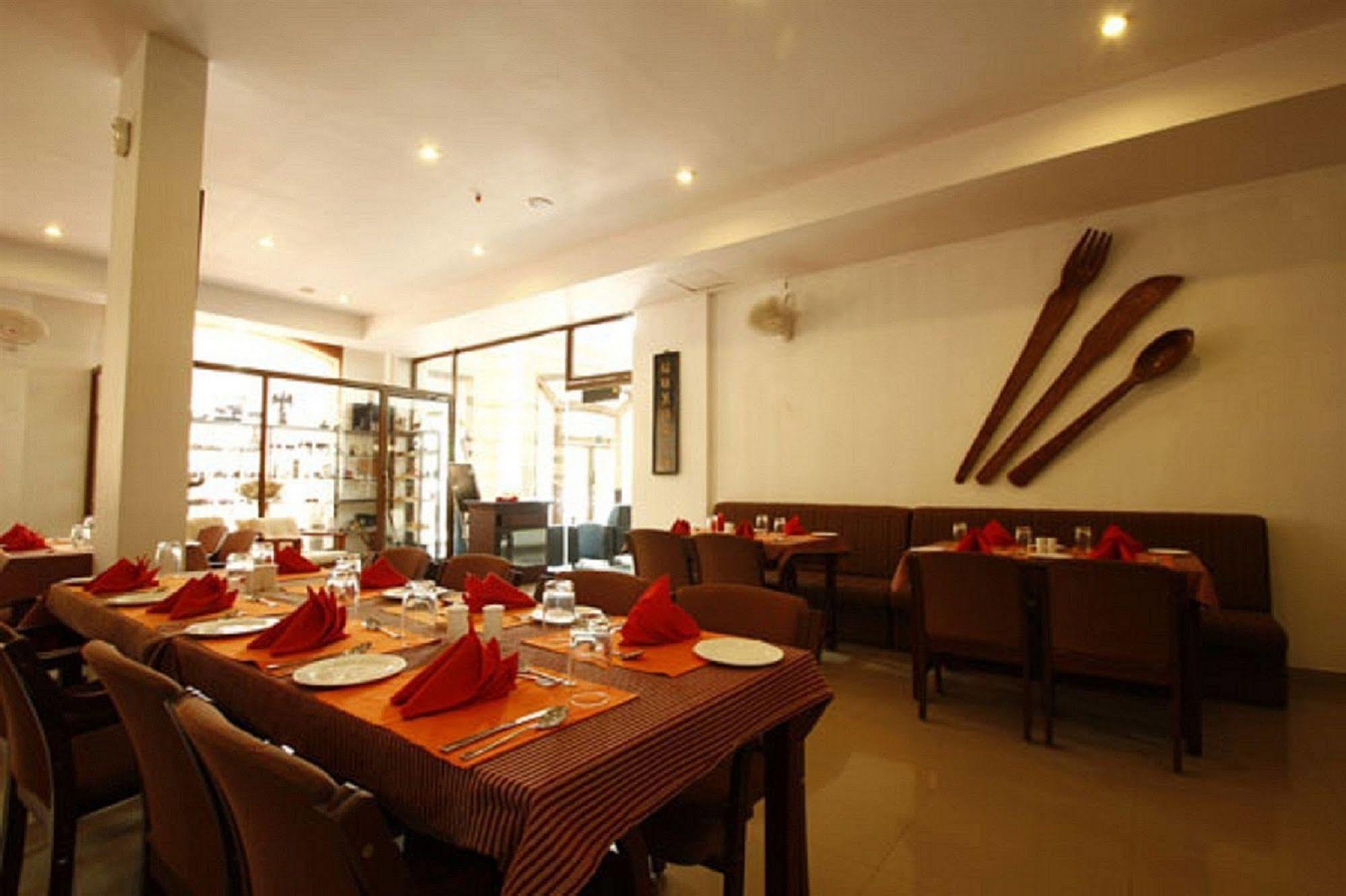 Oyo 1079 Ashirwad Heritage Resort Kumarakom Exterior photo