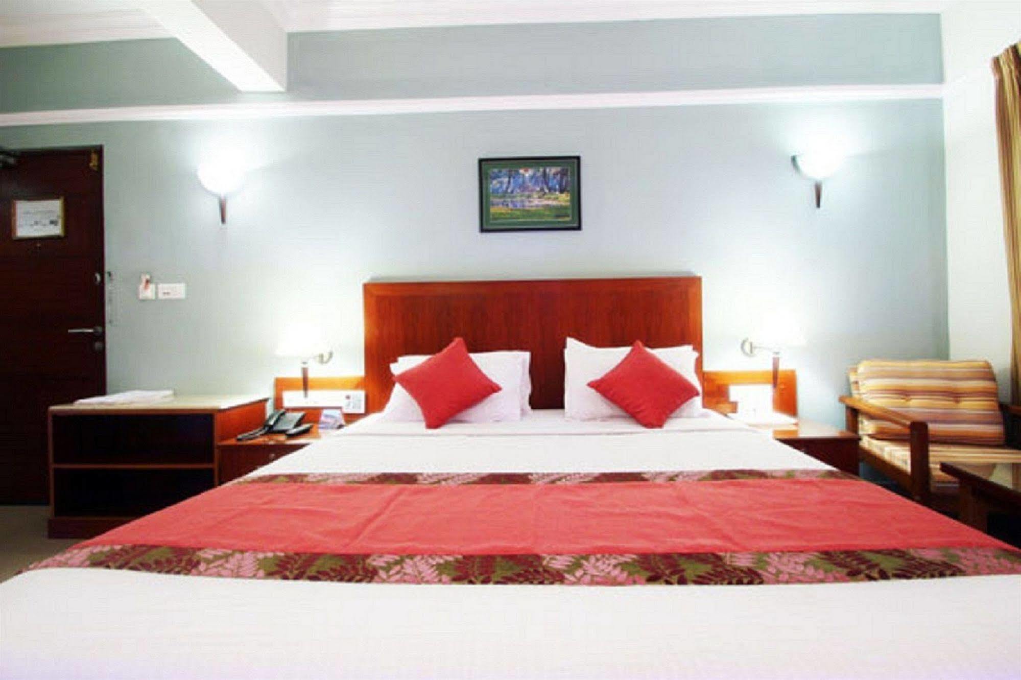 Oyo 1079 Ashirwad Heritage Resort Kumarakom Exterior photo